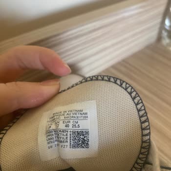 Converse Ayakkabı Yanı Açıldı