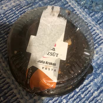 Özsüt Krokanlı Pastanın Plastik Tadı