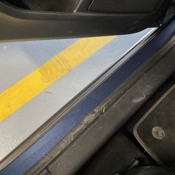 Avis -Kayseri Havaalanı - Kirli Araç Teslimi!