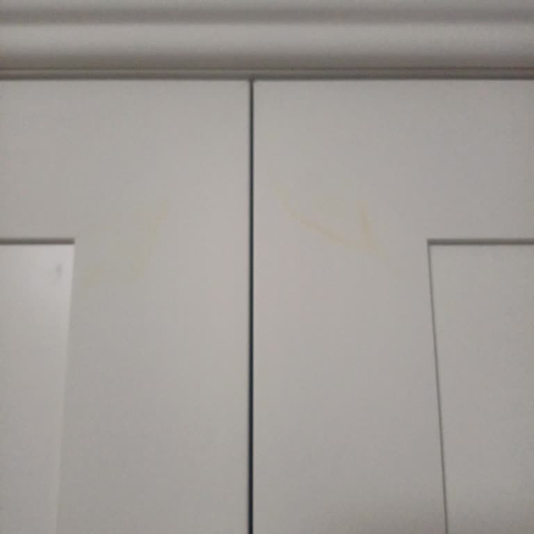 Pierre Cardin Mobilya Dolap Kapaklarının Sararması