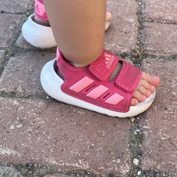 Adidas Bebek Sandaleti Mahvetti