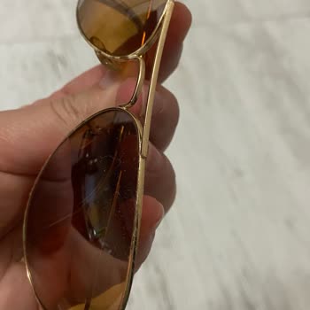 Rayban Güneş Gözlüğü Çerçeve Boyası Soyuldu