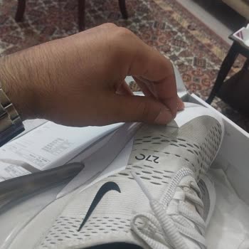 Nike Logolu Yapıştırma Çıkması