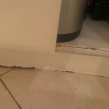 İhlas Ev Aletleri İhlas Su Arıtma Hatalı Bağlantı Sonucu Çürüdü Dolap