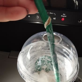 Starbucks Karton Pipet Mağduriyeti!