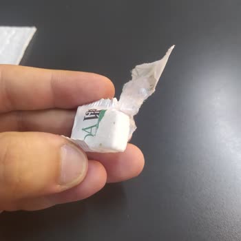 Köfteci Yusuf Küp Şekerde Siyah Lekeler