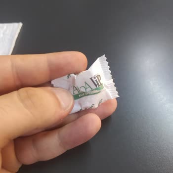 Köfteci Yusuf Küp Şekerde Siyah Lekeler