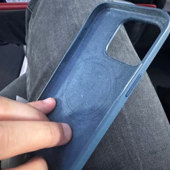 Apple Orijinal Kılıf Parçalandı