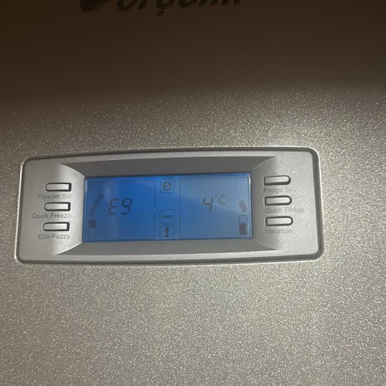 Arçelik Buzdolabı E9 Uyarısı