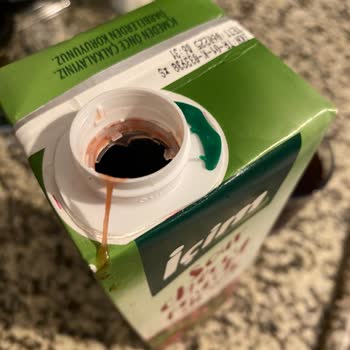 İçim Meyve Suyu İçim Vişneli İçecekte Bilinmeyen Madde