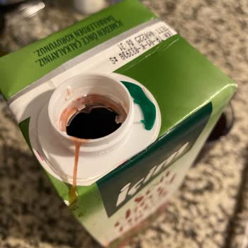 İçim Meyve Suyu İçim Vişneli İçecekte Bilinmeyen Madde