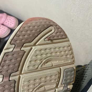 Skechers Marka Ayakkabı Tabanında Atmalar Var