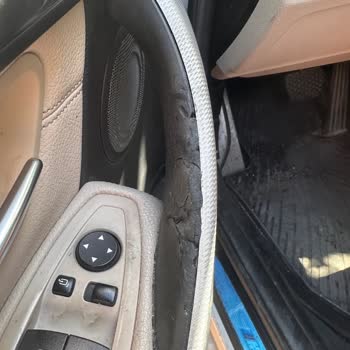 BMW 320i Kapı Kolu Aşınması