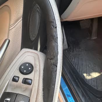 BMW 320i Kapı Kolu Aşınması