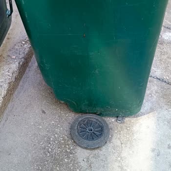 Osmangazi Belediyesi Bursa Osmangazi'de Çöp Konteynerleri Sorunu