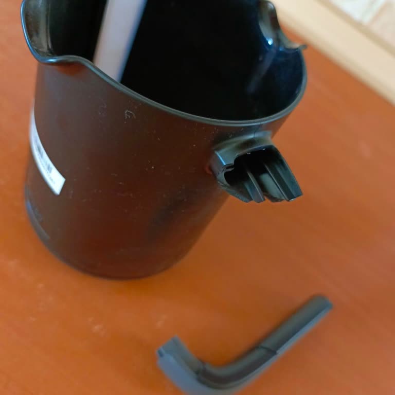 Karaca Züccaciye Karaca'nın Sapı Elimde Kaldı