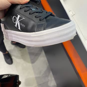 Calvin Klein In Street Aldığım Ayakkabının Tabanı Koptu