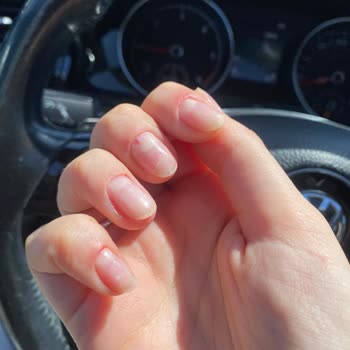 Galya Beauty Taşdelen Şubesi Tırnaklarımı Kanatarak Oydu!