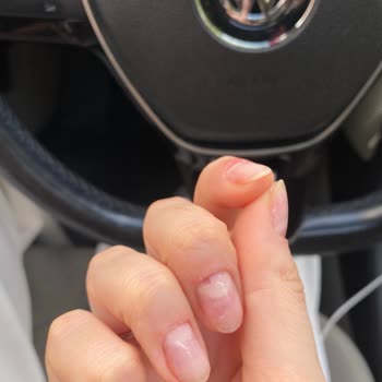 Galya Beauty Taşdelen Şubesi Tırnaklarımı Kanatarak Oydu!