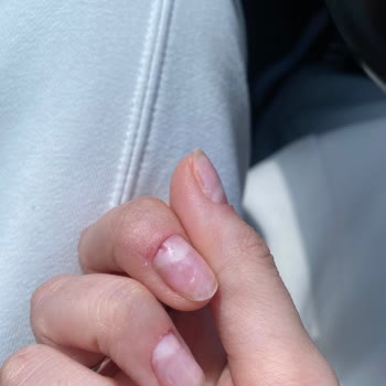 Galya Beauty Taşdelen Şubesi Tırnaklarımı Kanatarak Oydu!