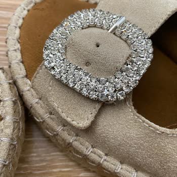 Capone Outfitters Terlik Taşları Anında Düştü