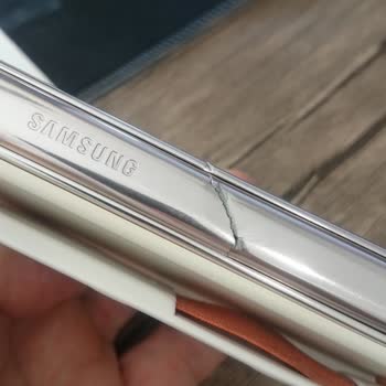 Samsung Z Fold 4 Ürünü Bünyesinde Bir Çok Sorun Barındırıyor...