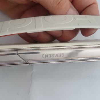 Samsung Z Fold 4 Ürünü Bünyesinde Bir Çok Sorun Barındırıyor...