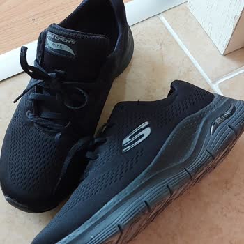 Skechers Amazon Almanya Ürünlerine Bakmıyor
