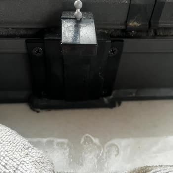 Albert Genau Cam Balkon İçeriye Su Alıyor