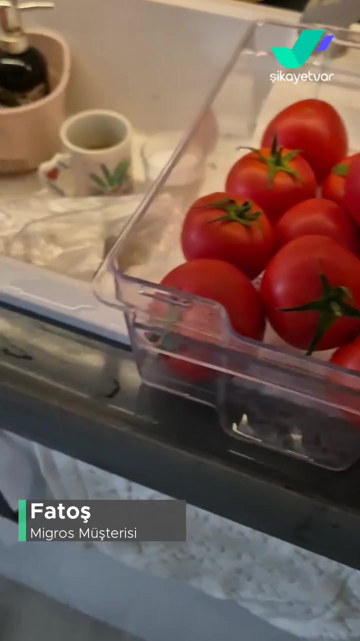 Migros Çevreci Poşet Diye 3 Lira Veriyorsun Naylon Havuç Çürük Geliyor! videonun kapak resmi