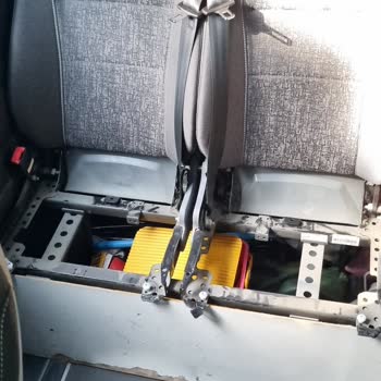 Mercedes'in Koltukları Kırılıyor Ve Koluman İlgilenmiyor
