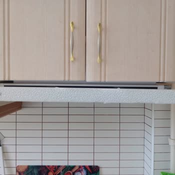 Arçelik Marka Aspiratörün Ön Camı Paramparça Oldu