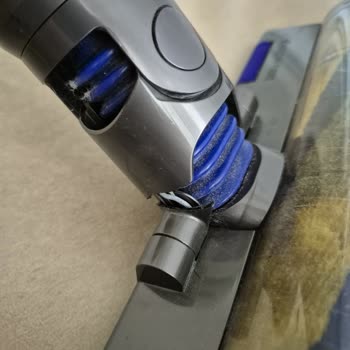 Dyson V15 Zemin Başlığı Tek Taraflı Çatlaması