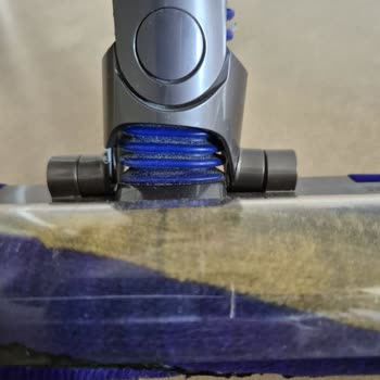 Dyson V15 Zemin Başlığı Tek Taraflı Çatlaması