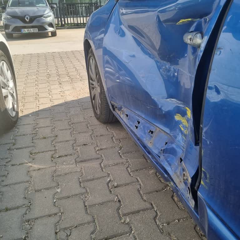 Zurich Sigorta - İkame Araç Ve İletişim Beceriksizliği