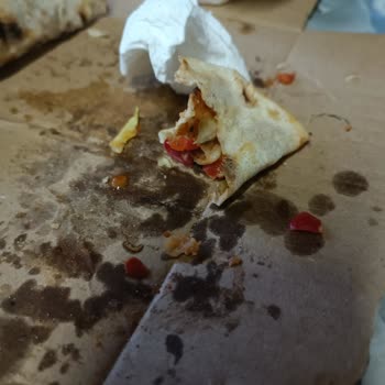 Hacıoğlu Restaurant Lahmacunda Hijyen Sorunu: Sağlığımız Tehlikeye Girdi