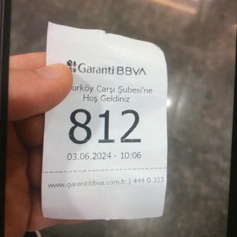 Garanti BBVA Bankası İstanbul Bakırköy Çarşı Şubesi İlgisizliği