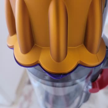 Dyson V12 Kendi Kendine Contası Yırtıldı