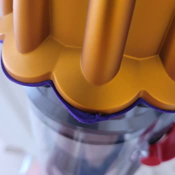 Dyson V12 Kendi Kendine Contası Yırtıldı