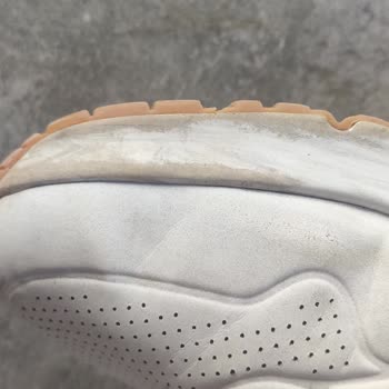 Sporjinal Mağazasından Aldığım Ayakkabıda Renk Atması Sorunu