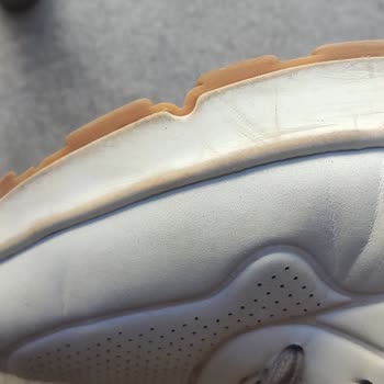 Sporjinal Mağazasından Aldığım Ayakkabıda Renk Atması Sorunu