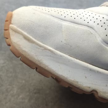 Sporjinal Mağazasından Aldığım Ayakkabıda Renk Atması Sorunu