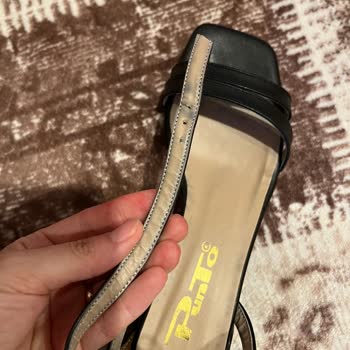 N11 Den Gelen Çöp Topuklu Ayakkabı