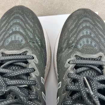 Asics Sıfır Ayakkabı 2 Teki De Aynı Yerden Yırtıldı!