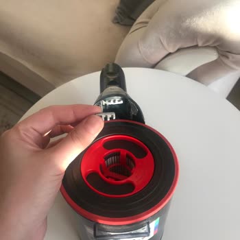 Bosch Dikey Süpürge Toz Haznesi Giriş Tırnağı Kırılması