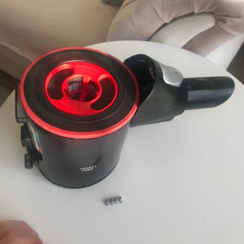 Bosch Dikey Süpürge Toz Haznesi Giriş Tırnağı Kırılması