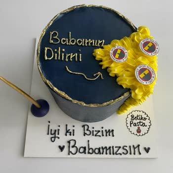 Beyaz Işık Pastanesi Siparişten Alakasız Bir Pasta