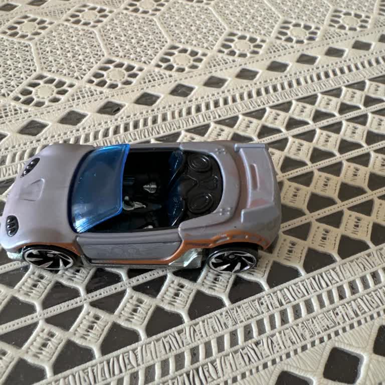 Rengi Değişiyor Diye Yazan Ama Rengi Değişmeyen Hot Wheels