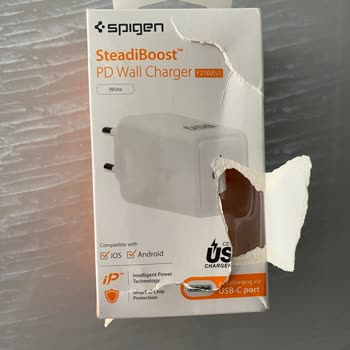 Spigen Kargolama Çok Özensiz Ürün Kontrolü Yapılmıyor