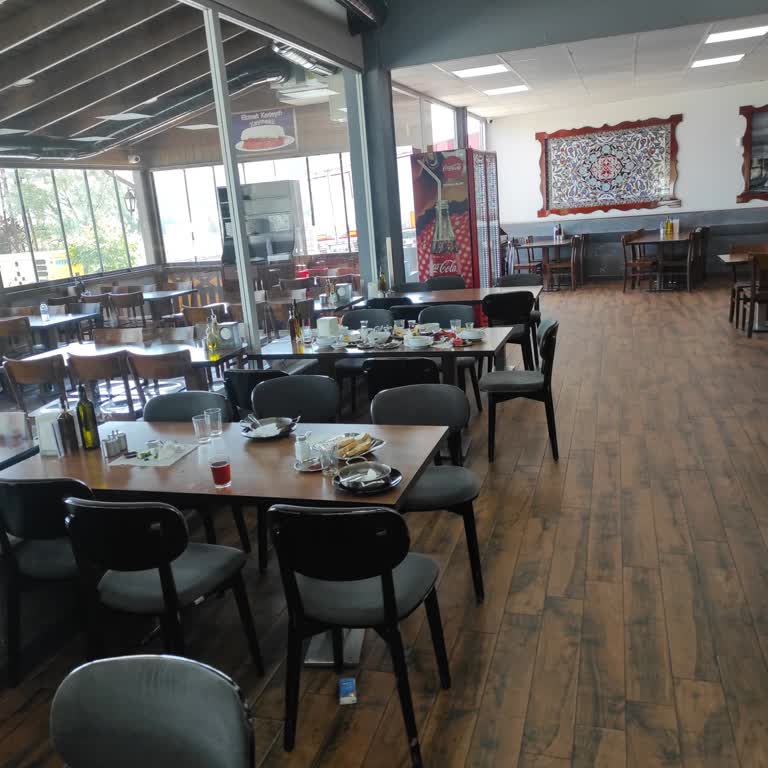 Köfteci Yusuf Üslupsuz Bir Yere Dönüyor